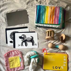 Lovevery - The Charmer Play Kit